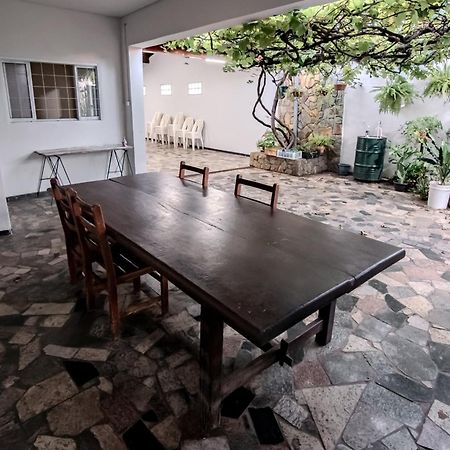 Pousada Roosevelt Suite 01 - Pousada Central Prox Rodoviaria E Dist Industrial Uberlândia Esterno foto